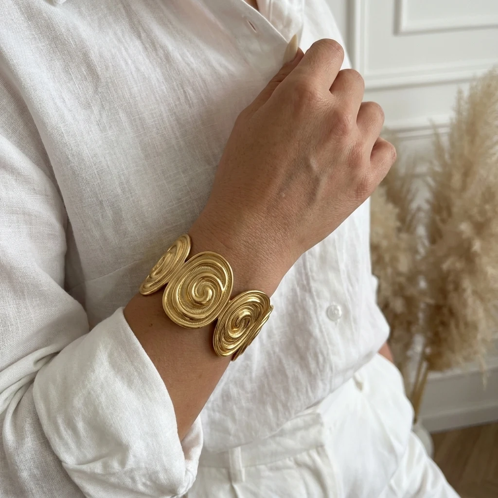 Einzigartiger Edelstahl-Armreif im Punk-Retro-Stil mit Hohldesign für Damen und Herren, Goldfarben, Spiralförmige Geometrie, Charm-Armreif, Party-Schmuck – Detail 3
