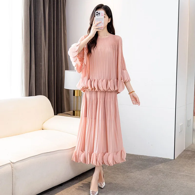 

Chic Anti-Aging Beautiful Casual Faion Pleated T-irt Skirt Set Autumn 2025 Loose High Waist Ele Sle Polyester