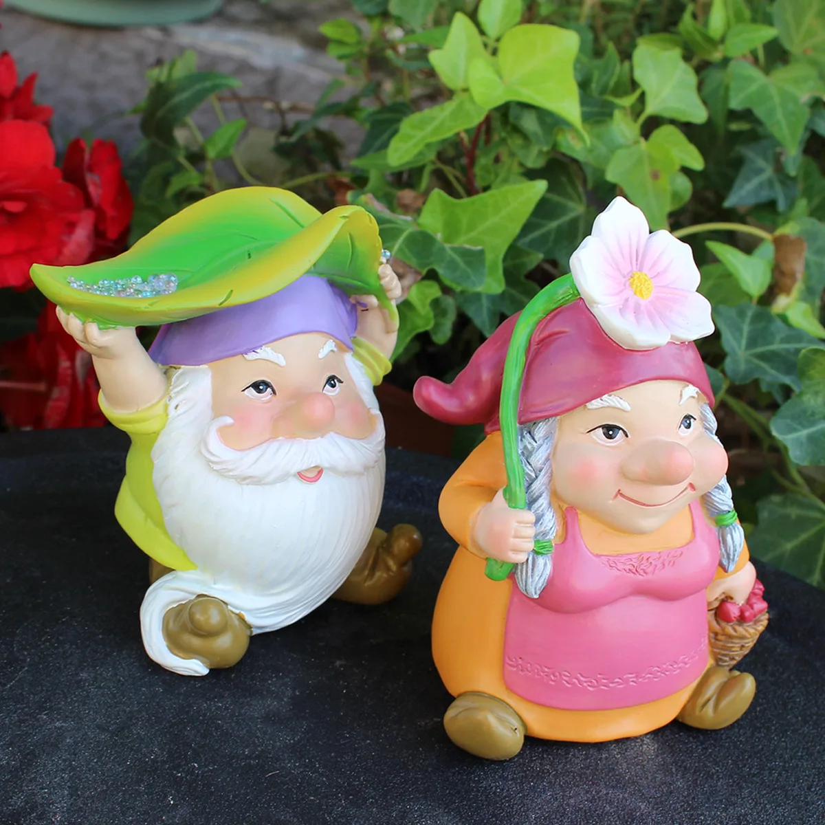 Christmas Elf Couple Statue - Resin Garden Decor, Romantic for Outdoor