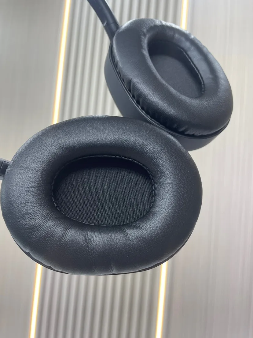 

High-end Fully Wrapped Noise-reducing Earmuffs for Fitness and Study, Perfect Sound Quality, Men's and Women's Wear Accessories