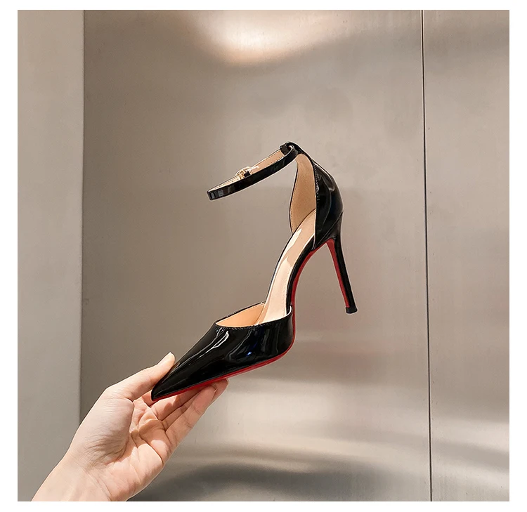

Новые цельные черные туфли на высоком каблуке на тонком каблуке и заостренной лакированной коже, сексуальные женские туфли телесного цвета.