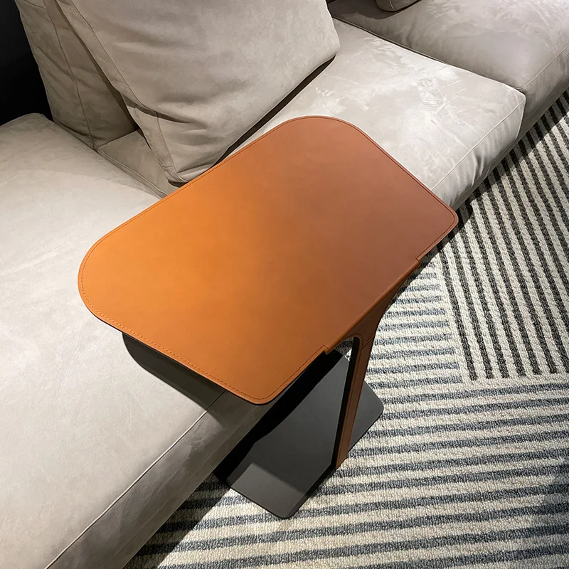 Wuli Italiaanse Licht Luxe Smeedijzeren Side Tafel Minimalistische Designer Oranje Zadel Lederen Vierkante Metalen Bijzettafel