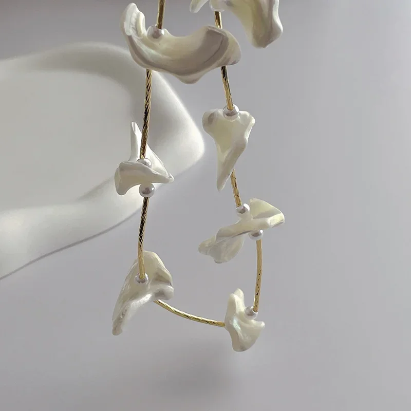 Minar Baroque Irregular Natural Sea Shell Conch Beaded Choker Necklace for Women Unique Statement Necklace Clavicle Chain Collar