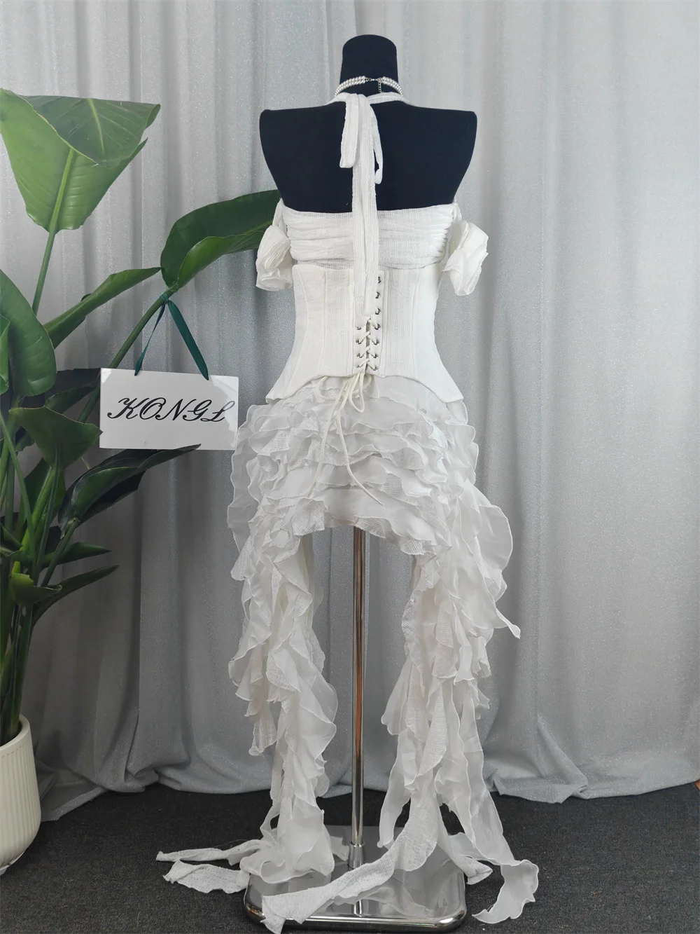 

Women Sexy Nightclub Dress Sets Halter Bodycon Design Two Piece Set Gogo Performance Outfit Evening Party Birthday White Dress