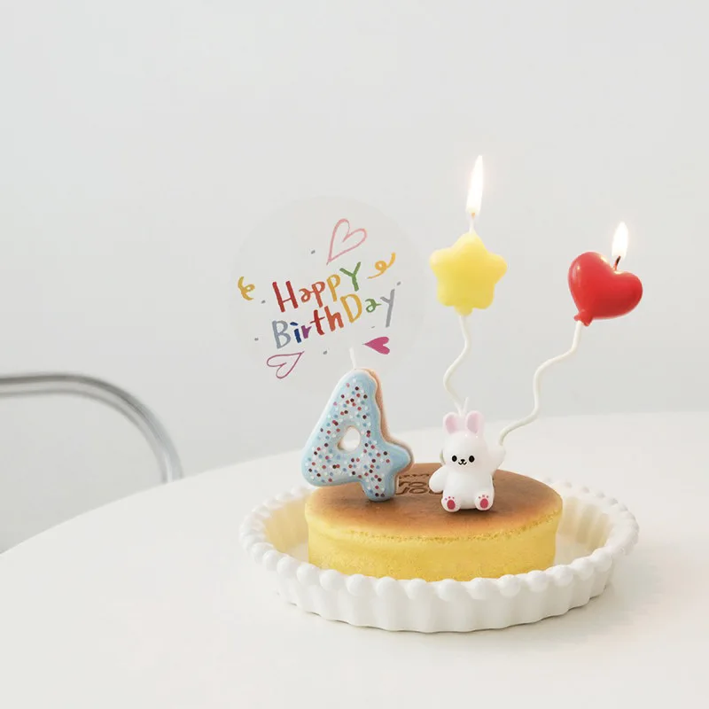 Fotografia 3: Velas de aniversário estilo Ins para meninas, donuts de morango, biscoitos com creme de chocolate, velas digitais, decorações para bolo de festa
