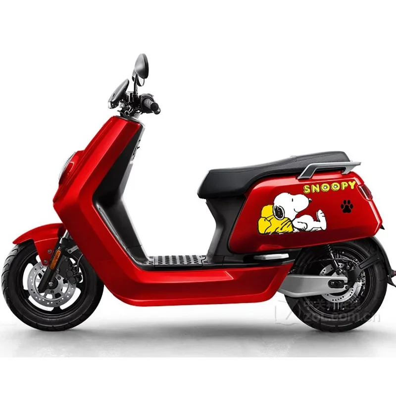 Snoopy Cartoon kable rozruchowe ciało naklejka śliczne elektryczne karoserii Scratch Shade naklejka dekoracja z motocyklem wodoodporna naklejka