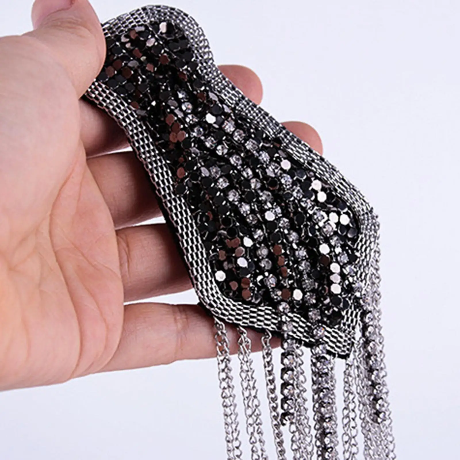 Luxurious Metal Rhinestone Shoulder Boards with Link Chain Tassel for Performance Fancy Dress Party Costume