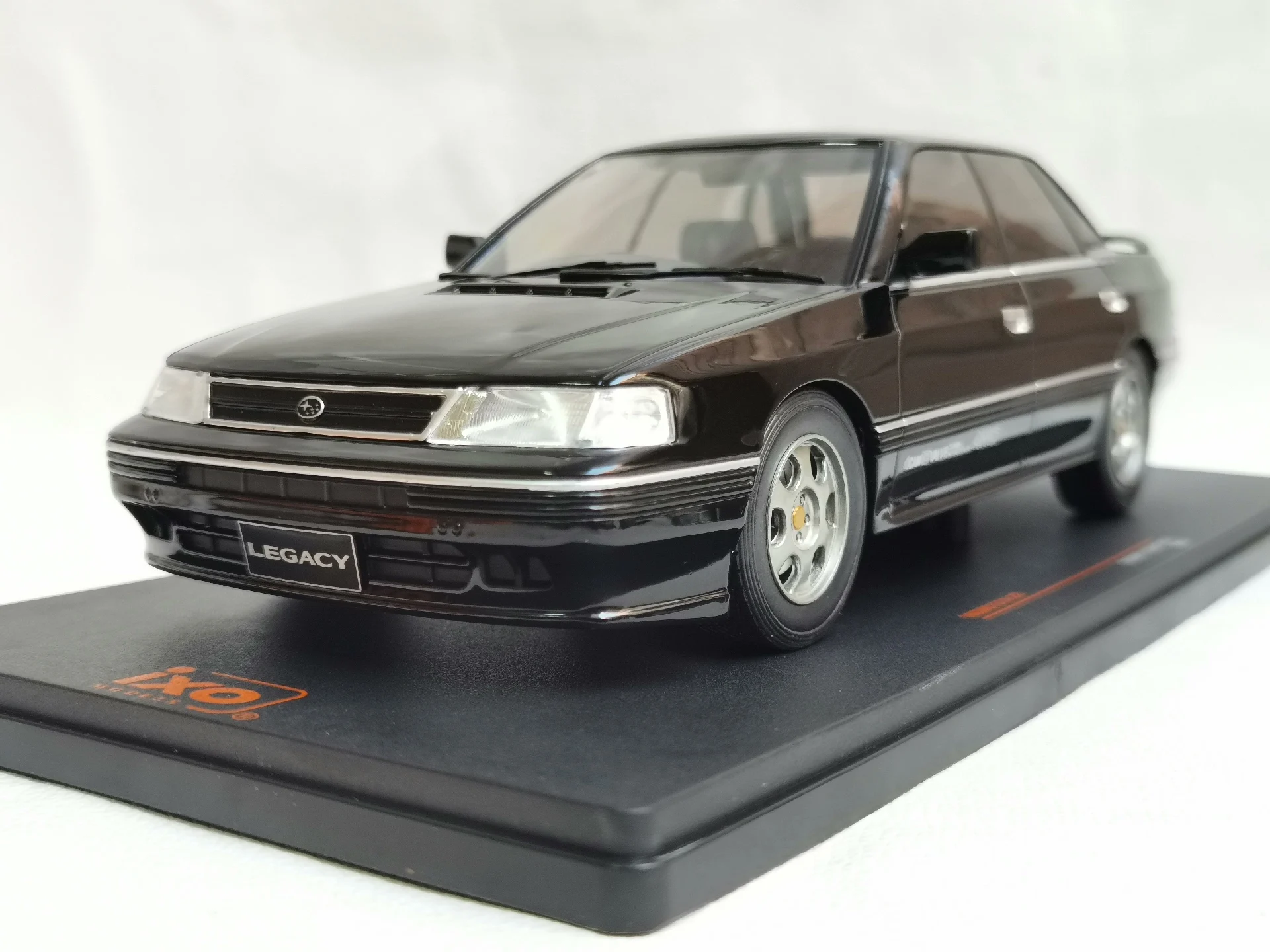 

Литой под давлением IXO масштаб 1/18 SUBARU LEGACY RS 1991, модель автомобиля из сплава Subaru, Коллекционная игрушка, подарок, сувенир, украшение для дисплея