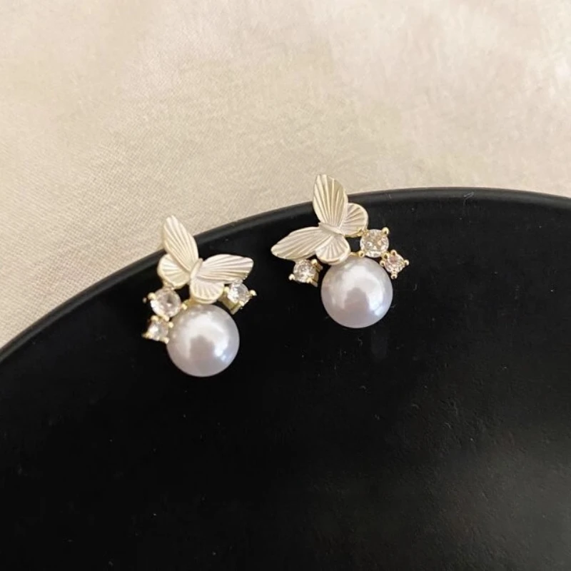 優しいフレンチスタイルの輝くダイヤモンドパールイヤリング、女性用、軽やかな高級感、ハイエンドイヤリング、絶妙なイヤリング