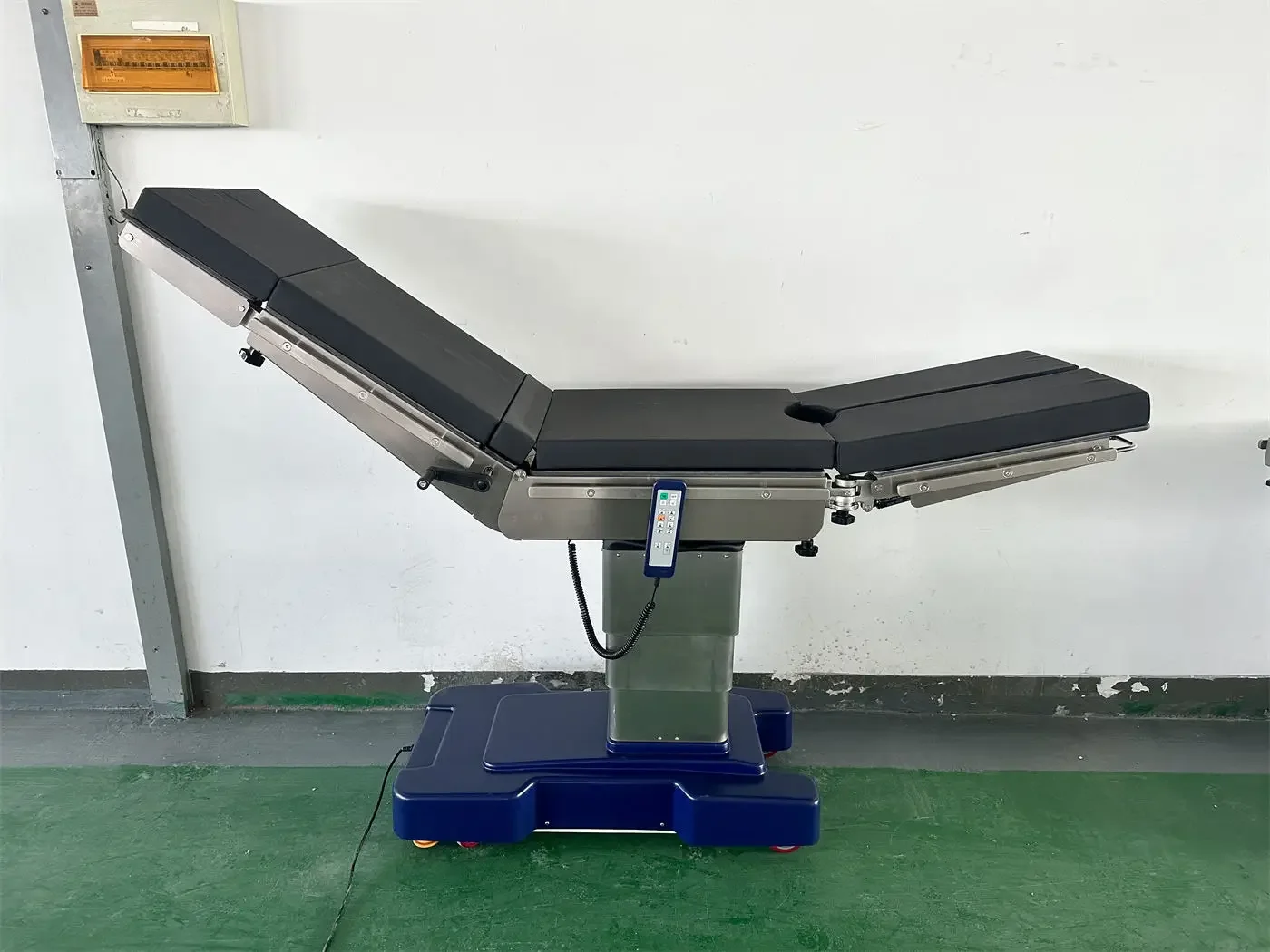 Lit de Opération Hydraulique Électrique Polyvalent, Générateur à Bon Prix