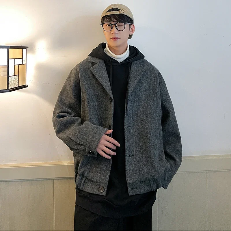 

Весенне-осенний новый мужской шерстяной пиджак в стиле High Street: модный и элегантный, с отложным воротником, свободного кроя, однотонный, повседневный, с длинными рукавами