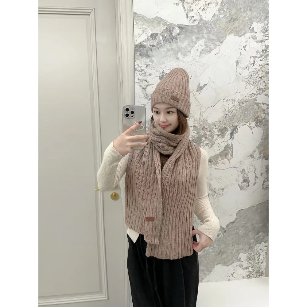 Luxury Master Hand-knitted Wool Scarf Hat Two-piece Set Women's Winter New All-match High-end Gift Warm Couple Neck Scarf