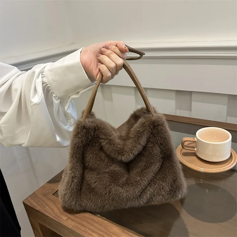 

High Quality Shoulder Bag for Women Luxury Style Handbag with Fashionable Design and Spacious Interior