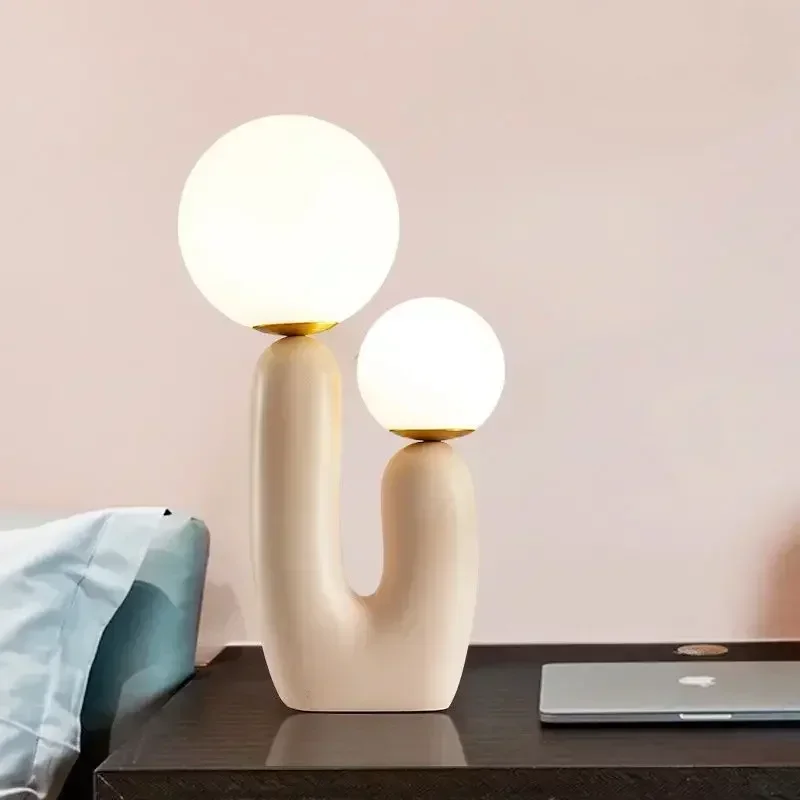 

Nordic Minimalist Table Lamp LED Desk Lamp Lampe De Table Design Luxury Bedroom Bedside Lamp Study Living Room Decoration