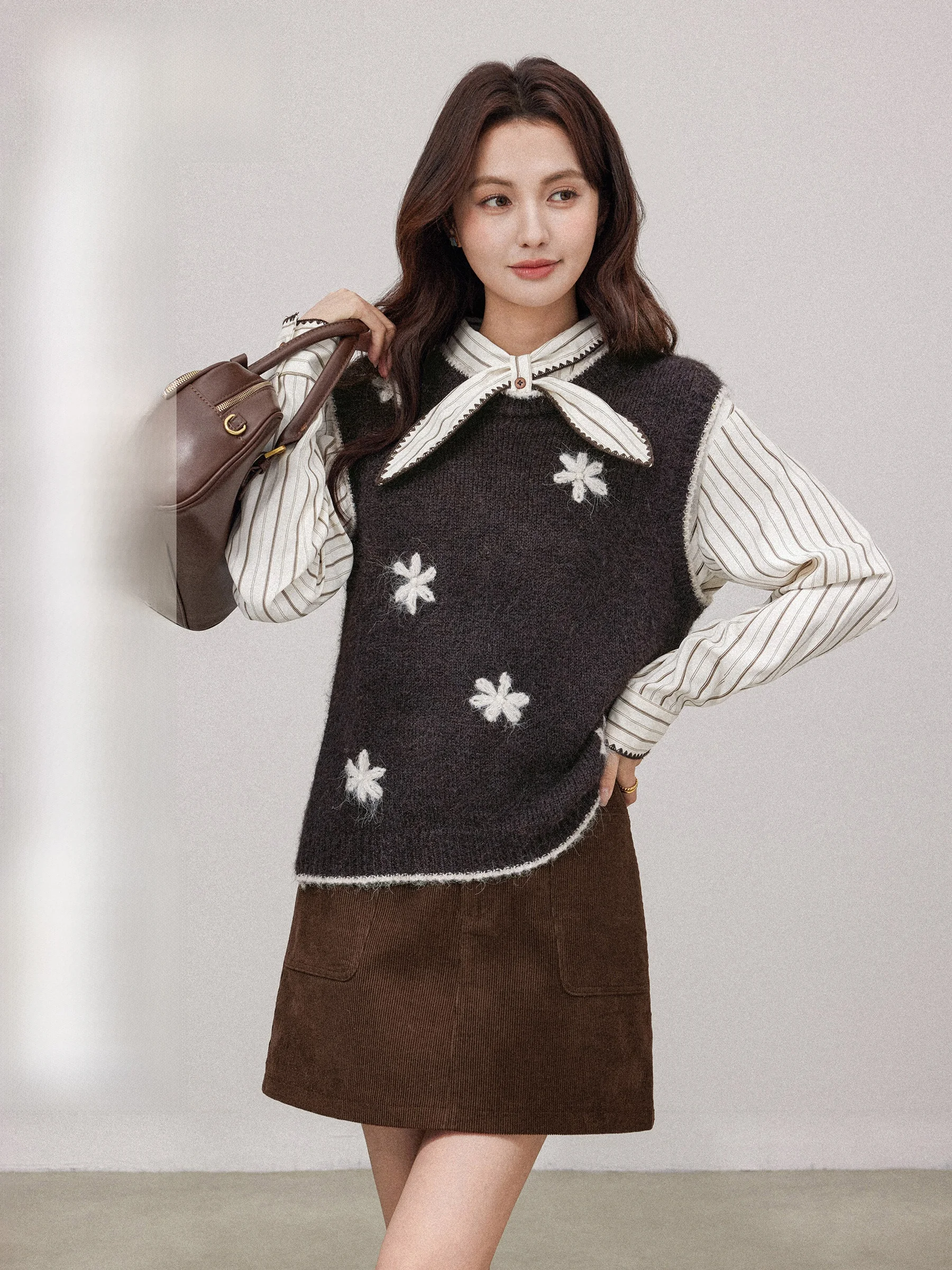 

Retro Floral Embroidery Knitted Vest Women's Autumn Winter New Sle Korean System Layering Svel oulder Pad Vest