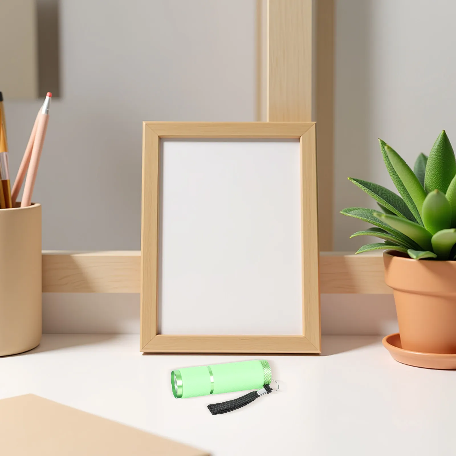 

1 шт. высококачественный УФ-фонарик из резины и алюминиевого сплава для проверки денег, выявления подделок, сушки гель-лака для ногтей, портативный