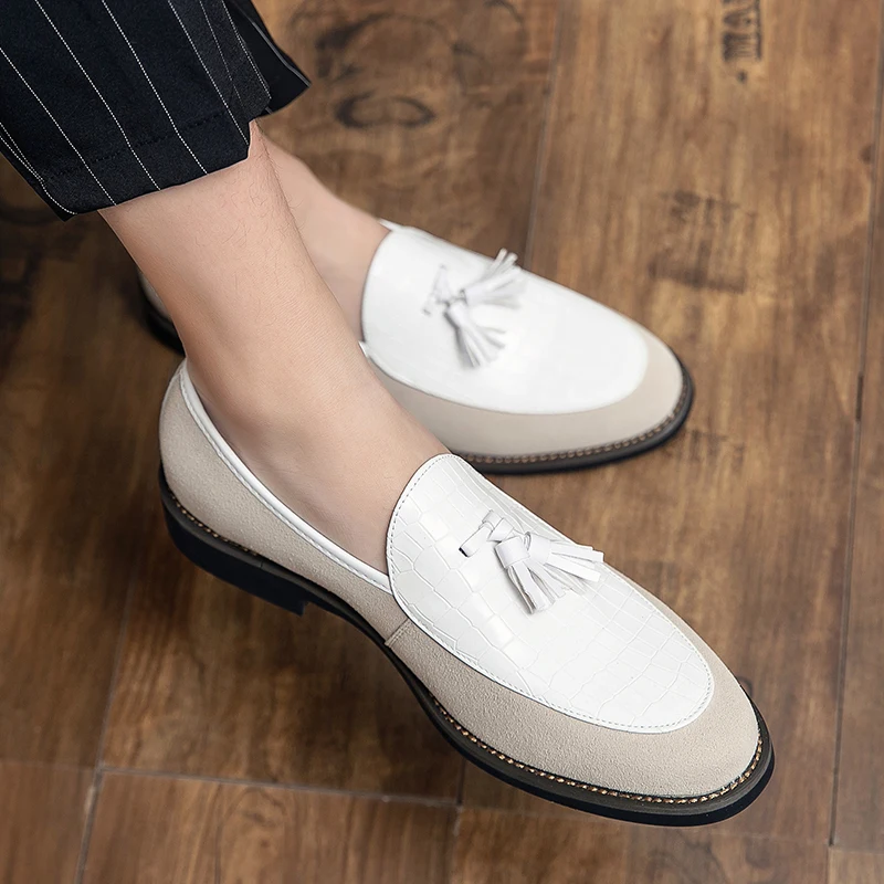 

New Men Loafers with Square Toe Fashionable Tassel Decoration Comfortable and Versatile Business Dress Shoes