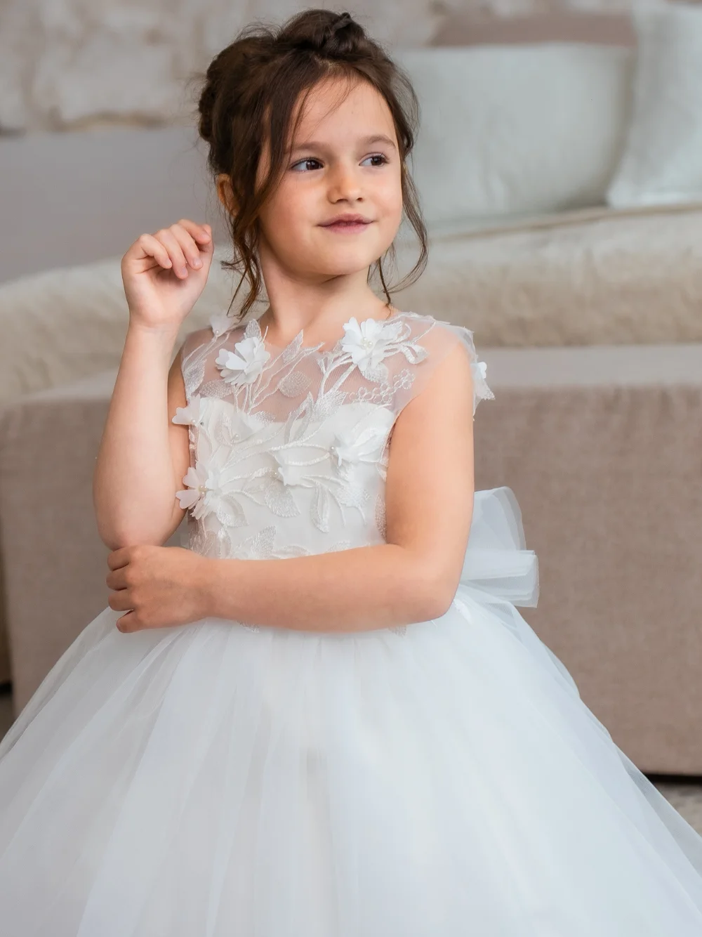 ชุดเดรสเด็กผู้หญิงสำหรับงานแต่งงาน ผ้าทูลล์ประดับลูกไม้ แขนกุด ผูกโบว์ยาว ด้านหลังเป็นรูปตัววี ดีไซน์หรูหรา