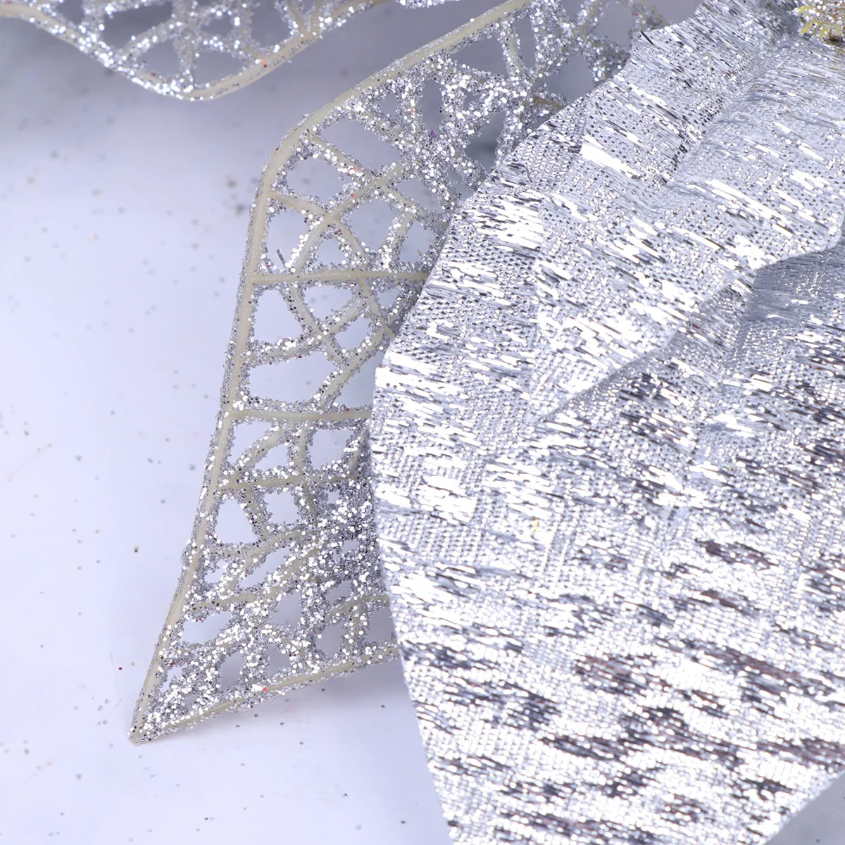 

4pcs Silver Christmas Party Handmade Christmas Tree Flowers Decor Wedding Home Decor Flower Flower Ornament Ornament