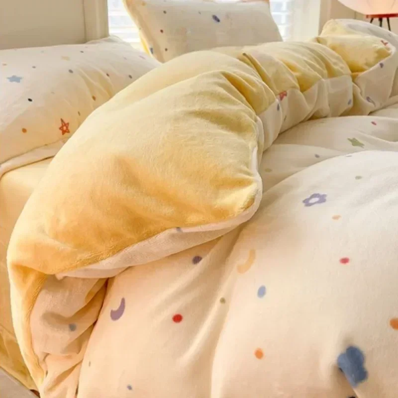 Printed Plush Three Piece Set Comfortable Warm Milk Velvet in Winter Quilt Cover AB Style Home Furnishing 1.8-meter Bed Sheet