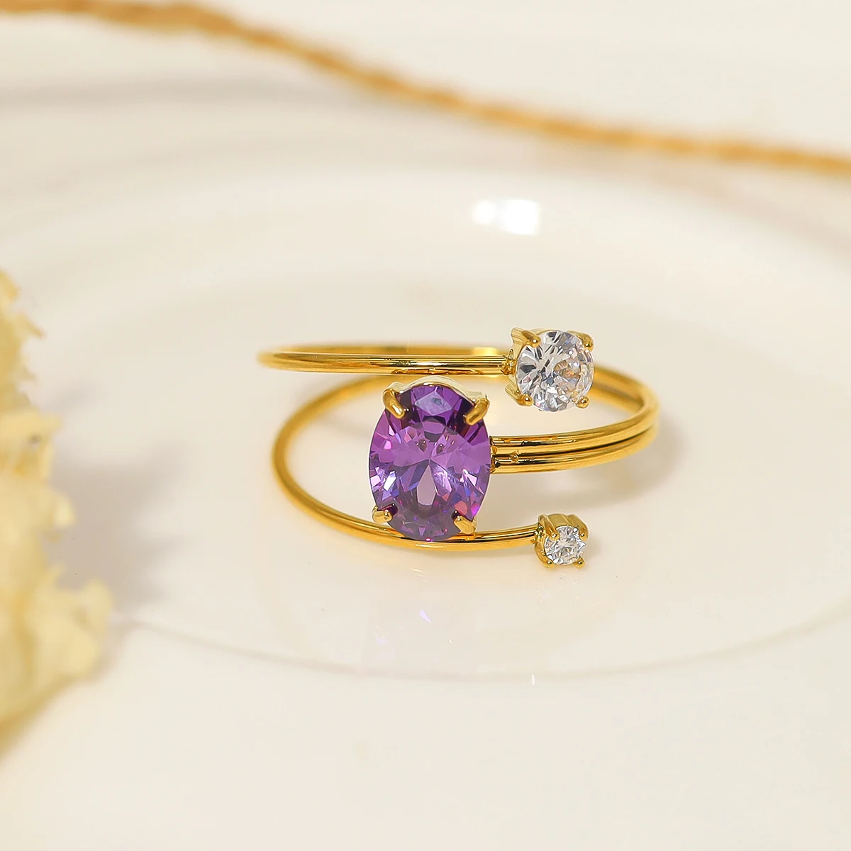 WILD & FREE Anillo de acero inoxidable zircon púrpura de lujo para mujeres, elegante Zirconia cúbica, anillo ajustable, joyas sin alquitrán
