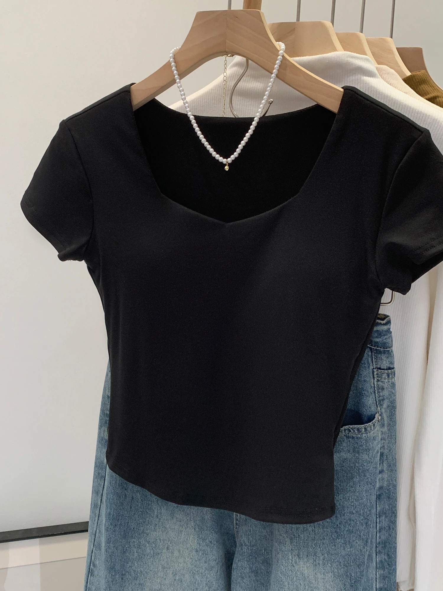 

Korean Style Ins Short Sleeve T-Shirt Women's Summer Unique Beautiful Waist-Cinching U-Neck Top Commute Style Slim Fit