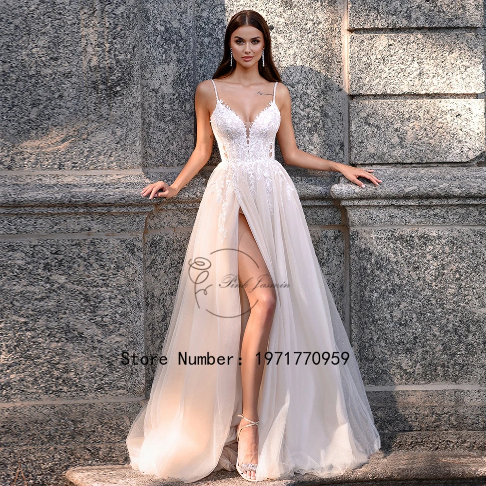 

Light Champagne Tulle Wedding Dresses Spaghetti Straps V Neck High Slit Applique Elegant Sexy Backless Vestido De Noiva 2024