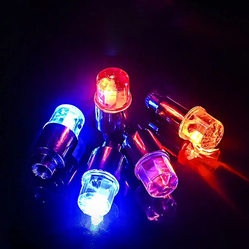 1/2/4Pcs Carro Pneu Válvula Caps LED Carro Motocicleta Ciclismo Roda Lanterna Raios Hub Pneu Lâmpada Tampas Da Roda Auto Pneu Acessórios