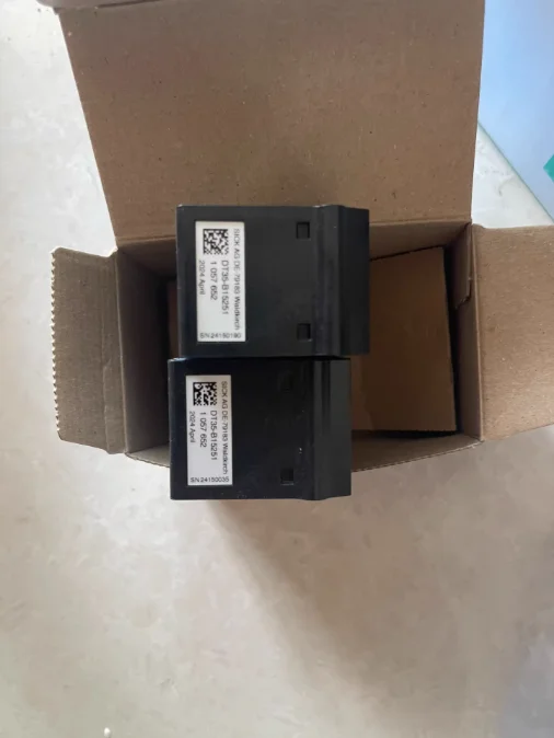 Лазерный датчик расстояния SICK DT35-B15251, импортированный из Германии на 25 лет, номер заказа 1057652. С кабелем, новый,оригинал.