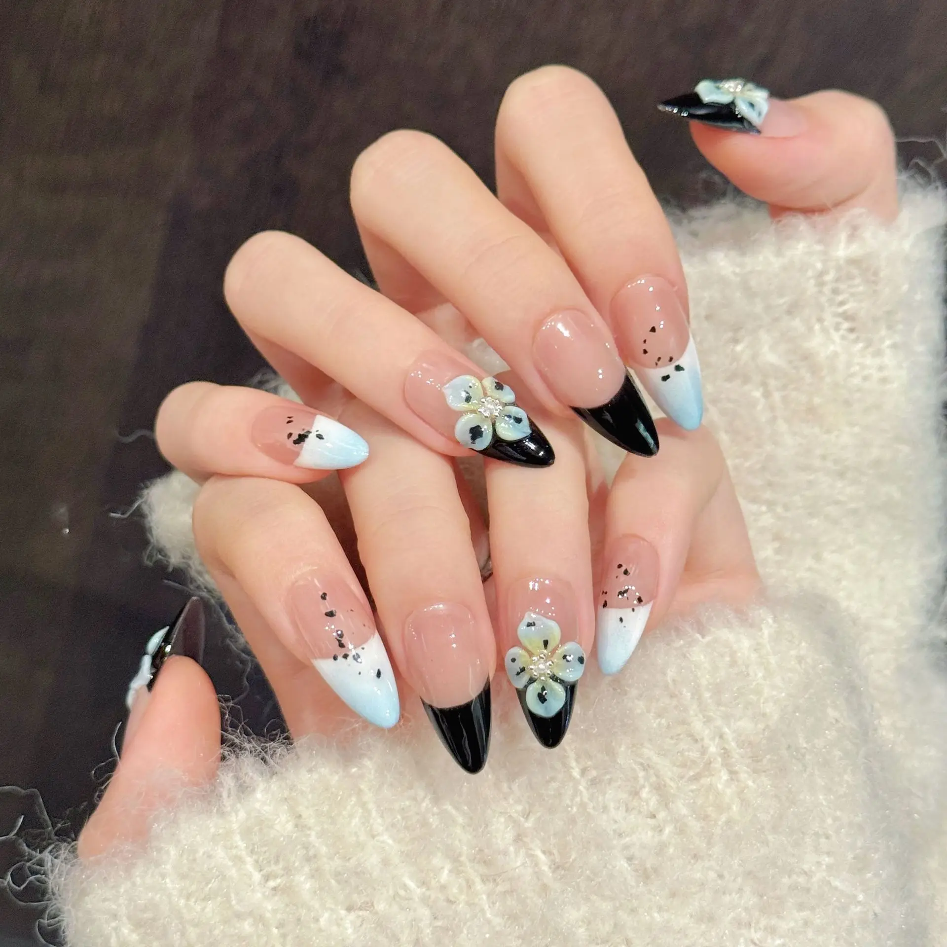 

10pcs Mid-length Almond Fake Nail Art Sweet Flower Design Handmade Nails Tips French Cool Girl Black Press on False Nails Sets