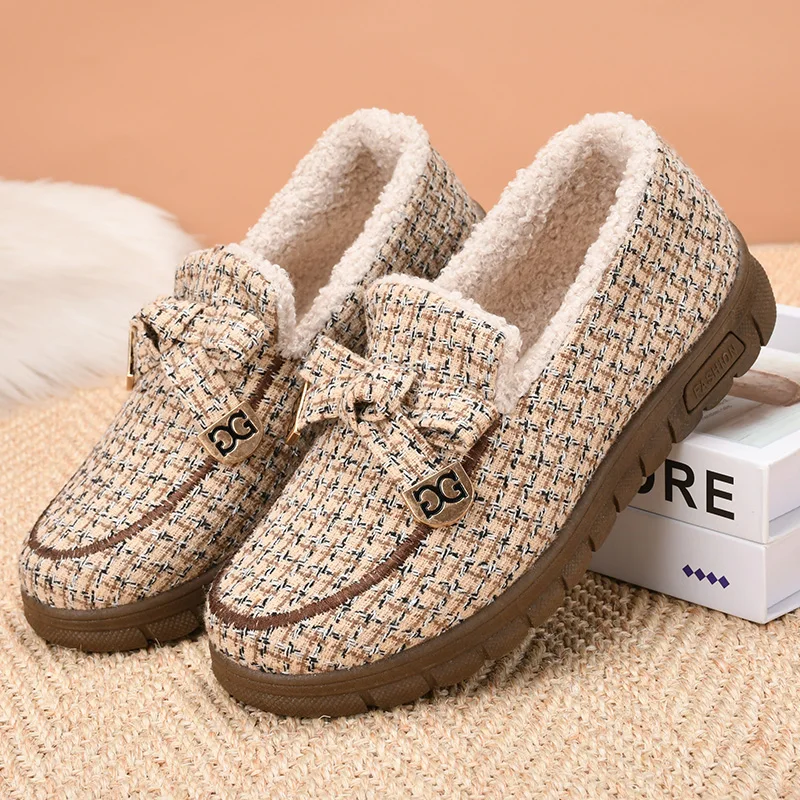 Winter Old Beijing Cotton-padded Shoes Women Fleece-lined Warm Mom Shoes Cotton Boots Casual Flat Elderly Grandma Shoes Thick...