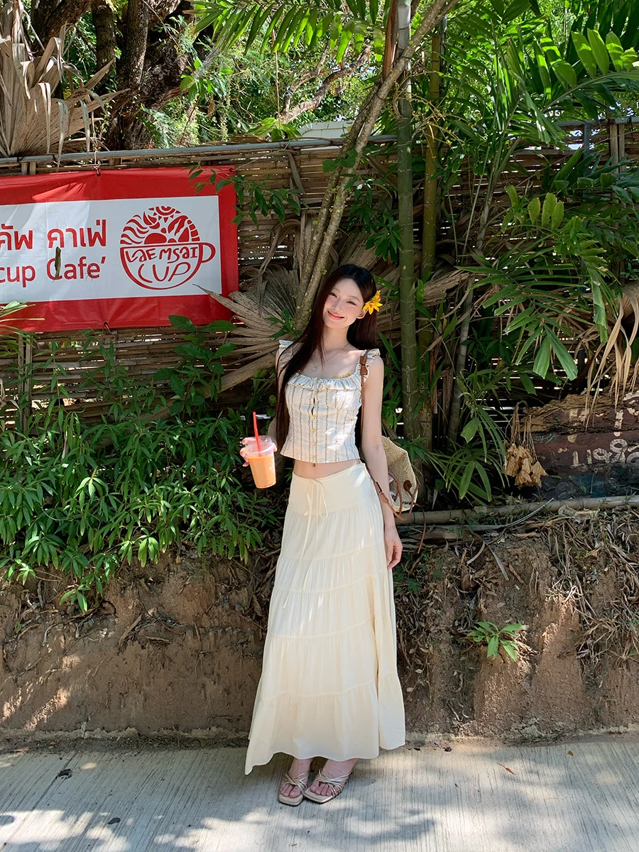 

Красный женский комплект из двух предметов Red Celebri Studio: майка и топ, облегающий крой, модный дизайн, смесовая хлопковая ткань