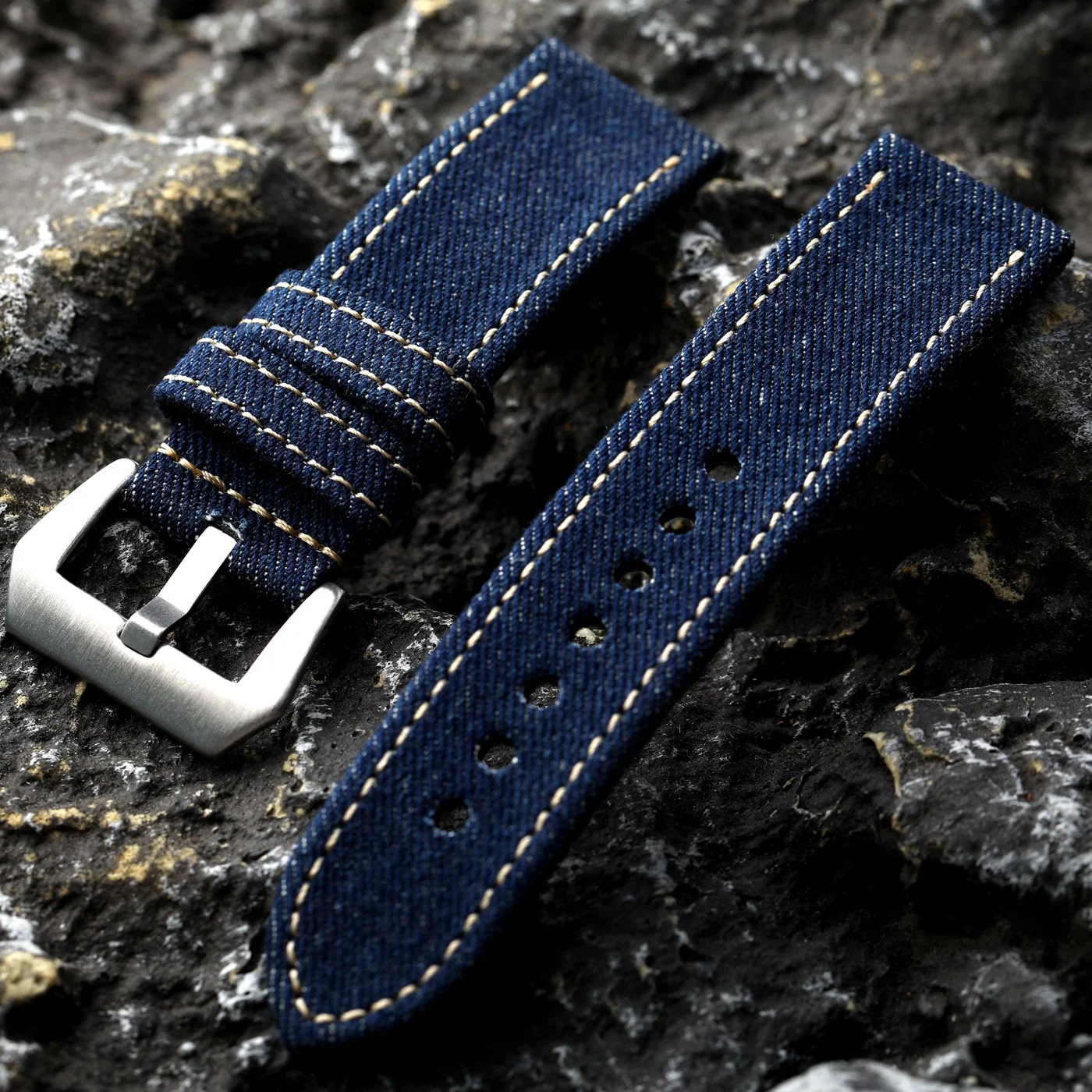 High-end denim watchband, made of Japanese Okayama denim, 22-24MM, blue and black double-layer thickened men's watchband, vintag
