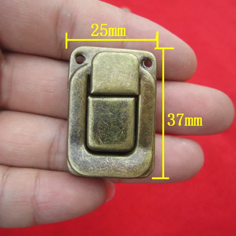 10 pz bronzo antico scatola hasp serratura in ferro chiusure per gioielli scatola petto valigia fibbia Clip chiusura Hardware Vintage 25*37mm