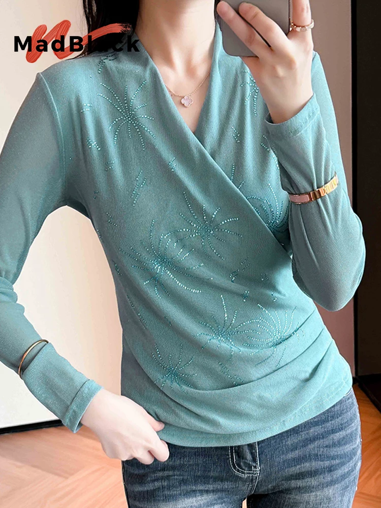 

MadBlack-женская европейская футболка, сексуальный V-образный вырез с бриллиантами, уличная футболка из тонкой сетки с длинными рукавами S-3XL, осенняя новинка 2023 года T58966CC