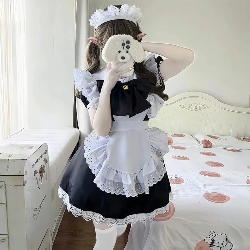 

Classic Black White Maid Uniform Cosplay Dress Large Size Lolita Soft Girl Dress for Anime Show Halloween Cosplay Women's Wear
