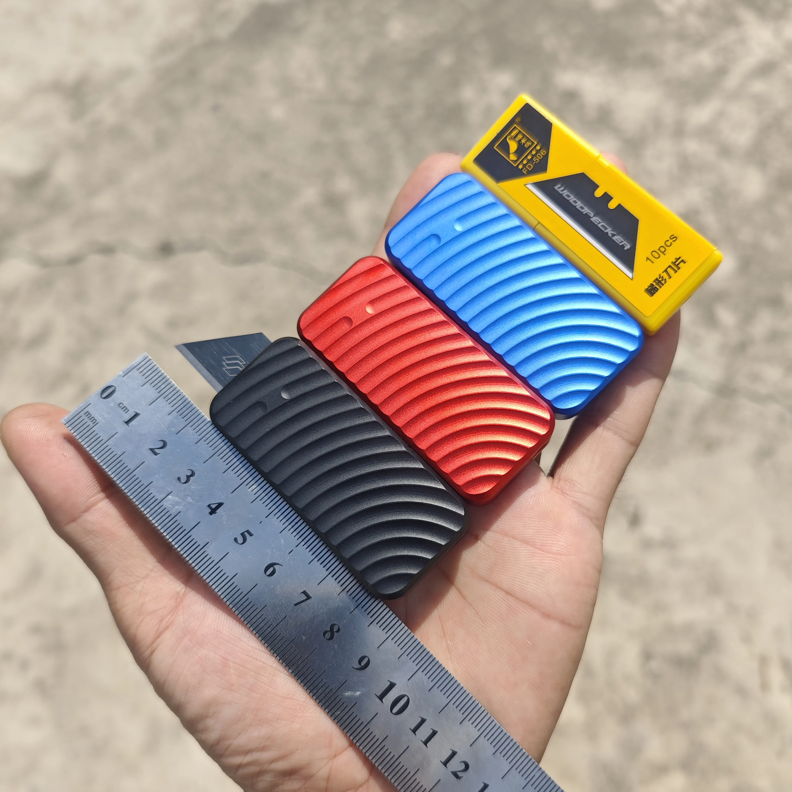 [Dos cuchillos utilitarios + 10 hojas utilitarios negras] Cuchillo práctico WinterPudding Zero, juego de edición de aleación de aluminio 7075-T6.