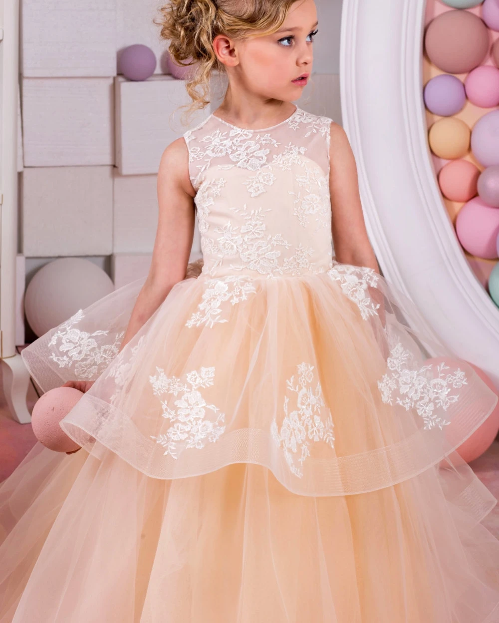 Customized Lace Appliques Champagne Flower Girl Dress 2024 Ball Gown With Layers Kids Pageant Gown First Communion Dress YFD030