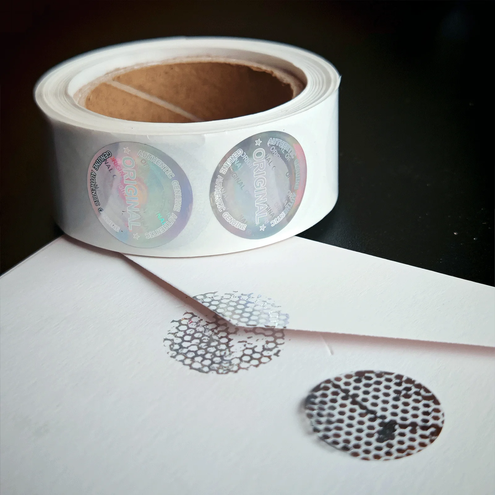500 Stück pro Rolle Hologramm Manipulationssichere Aufkleber Original Echte Sicherheits-Garantie-Siegel-Etiketten Universelles Erd-Design 15mm – Detail 9