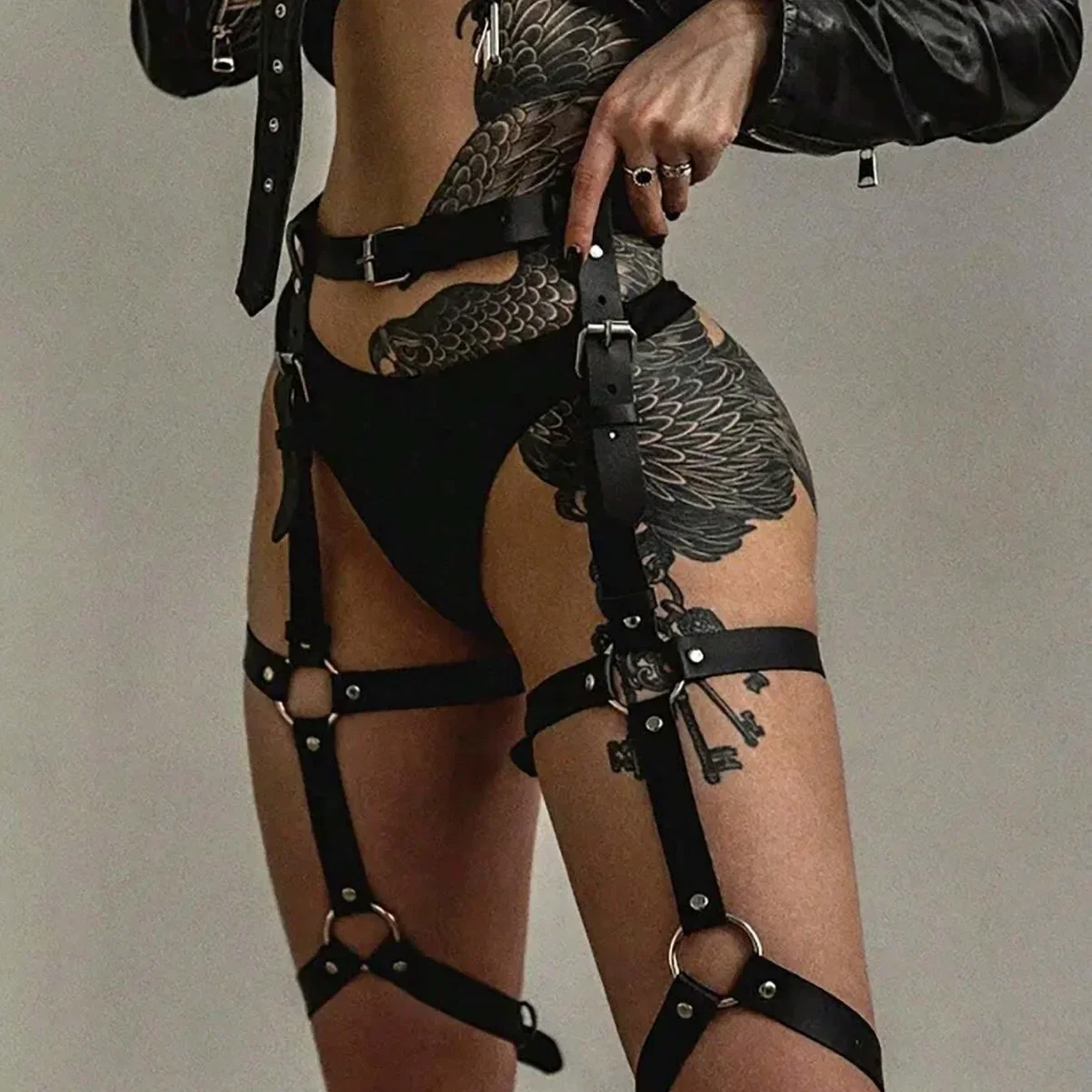 Ceinture en cuir sexy rock européen et américain, anneau de jambe intégré, porte-jarretelles BDSM transfrontalier, anneau de jambe rond réglable