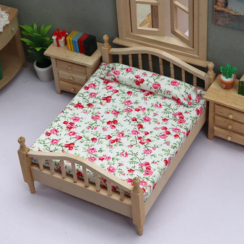

1:12 Dollhouse Miniature Floral Print Wooden Bed Toy Mini Furniture Bedroom Doll House Double Bed Decoration Accessories