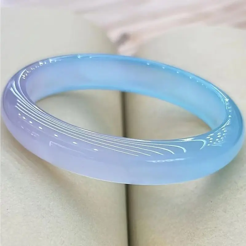 

Ice Blue Gradual Change Color Agate Chalcedony Bracelet Women's Models, Suitable for Daily Wear