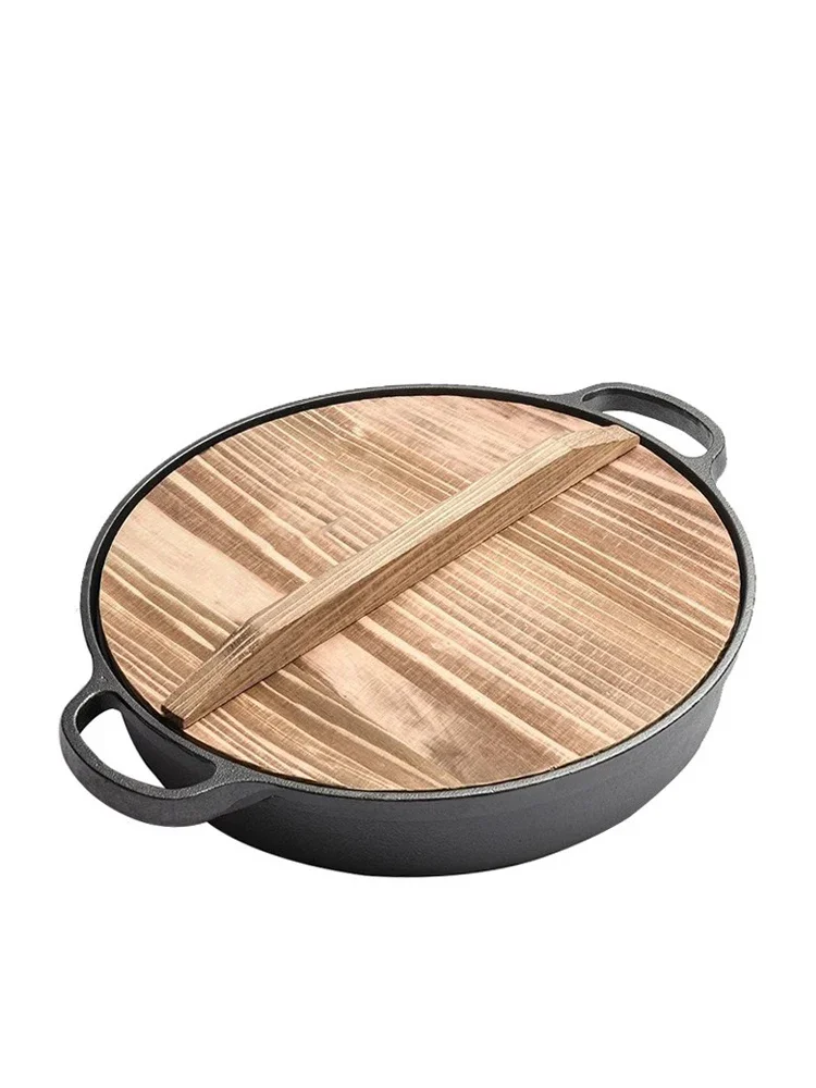 Old fashioned thickened cast iron pan frying flapjack omelette water frying uncoated nonstickgas universal