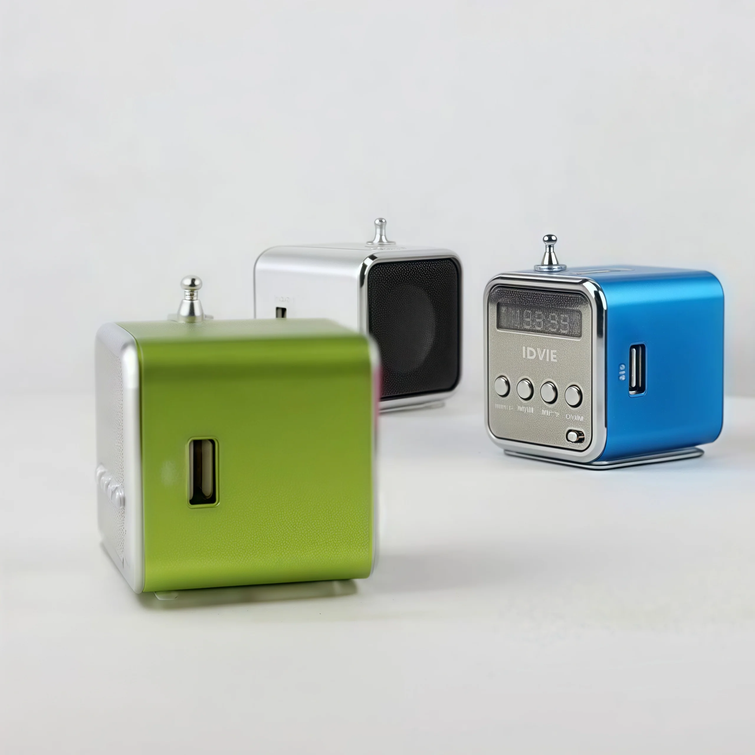 FM portable mini Bluetooth speaker with screen microphone MP3 player speaker card image 5
