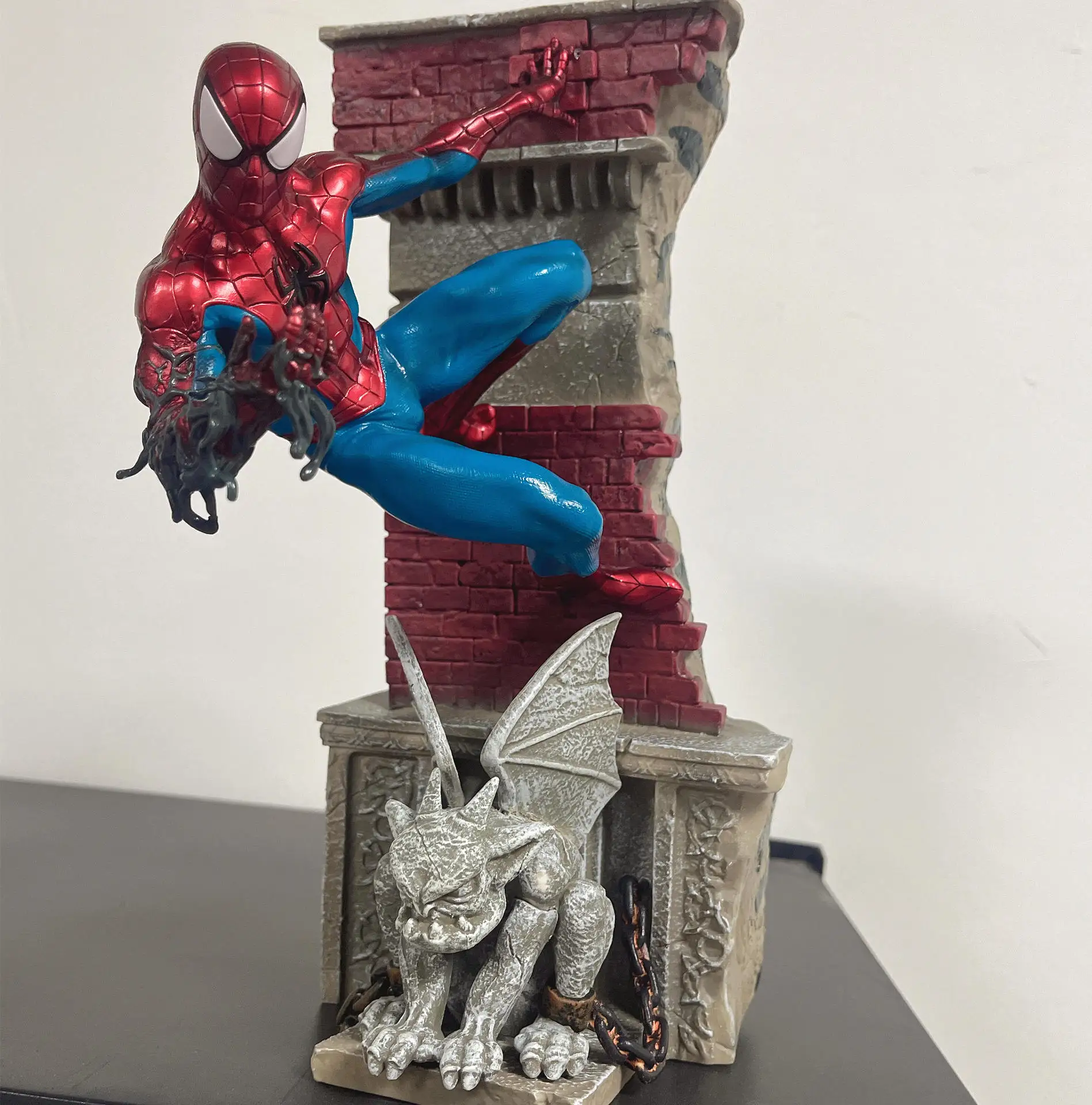 

28cm Super hero Venom SpiderMan Far from Home figure statue Spider Man PVC model Room decorations collectible doll kids gift toy