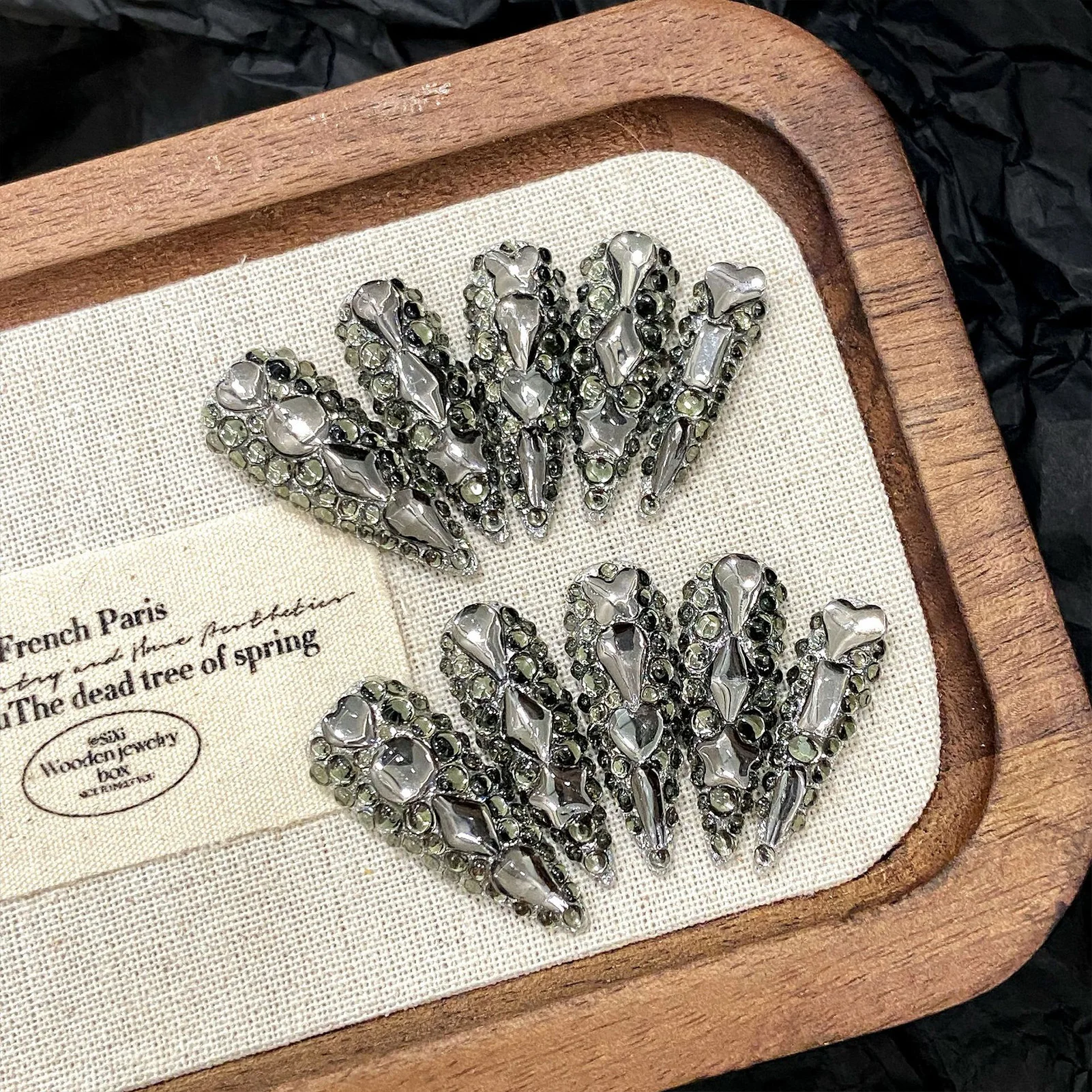 

10 шт. роскошных накладных ногтей ручной работы с эффектом темного бриллианта, длинные, с блестящими стразами, типсы-стилеты