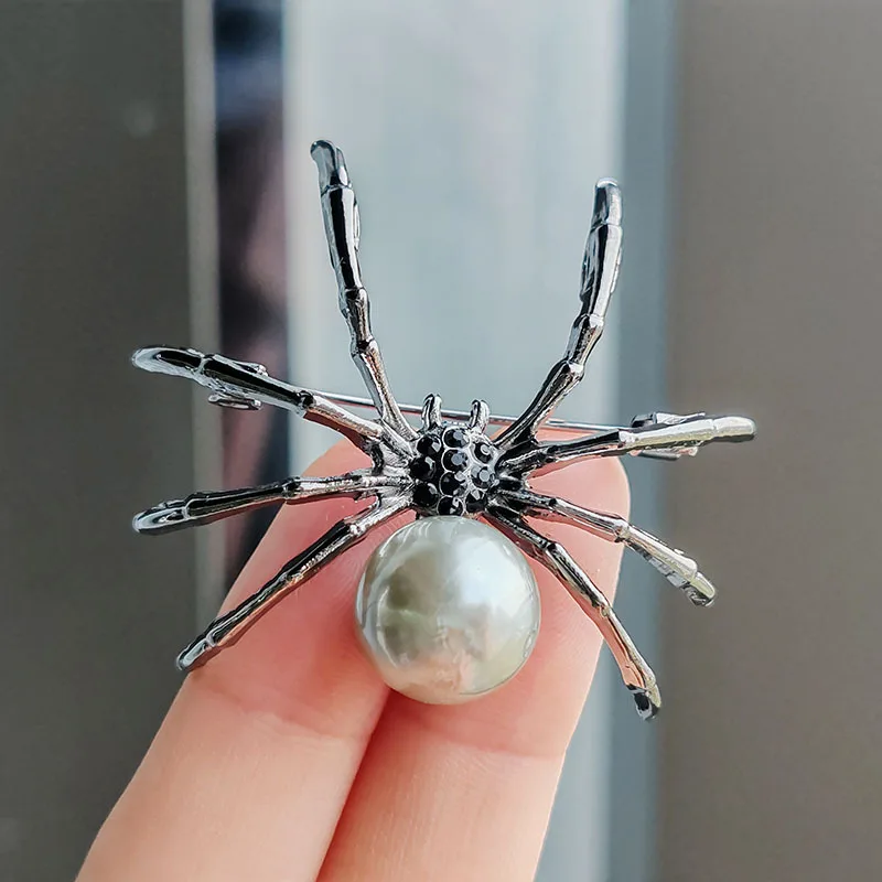 Gothic Halloween Spider Pearl Brooches Pins for Women Men Couple Punk Fashion Jewelry Scarf Hat Coat Suit Backpack Dress Corsage