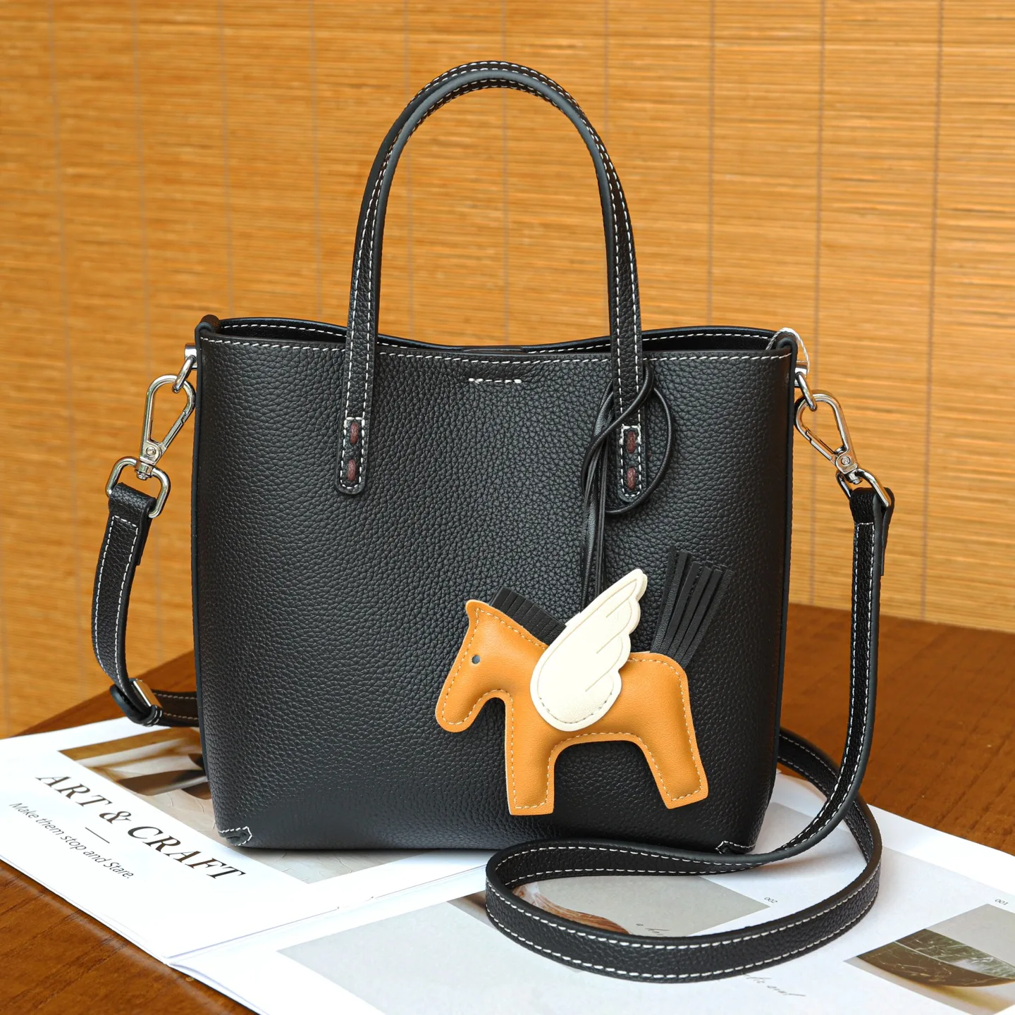 

Натуральная кожаная женская сумка класса люкс от дизайнерского бренда, из воловьей кожи, на плечо, кроссбоди, с верхней ручкой, сумка-ведро, тоут для женщин