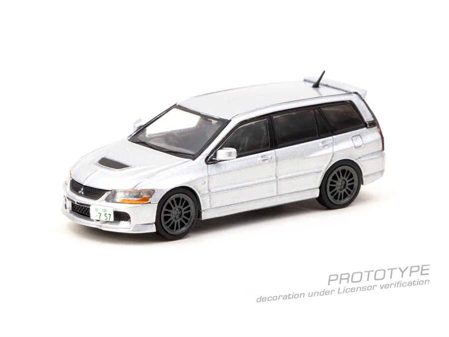 1:64 Lancer Evolution Wagon EVO Travel version, alloy die-cast miniature static car fashion play model, adult collection pieces.
