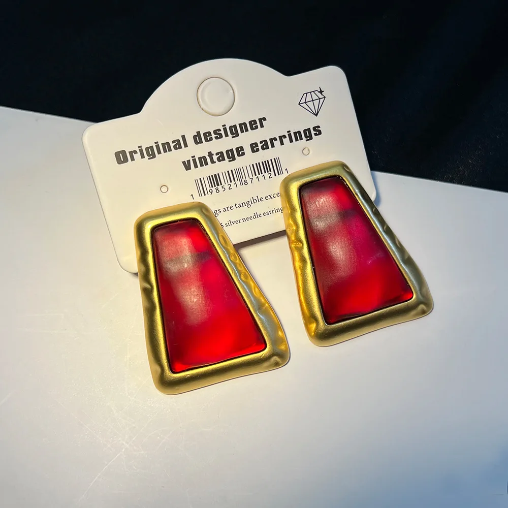 French medieval marking matte matte plated real gold retro atmosphere light luxury haute couture vintage earrings